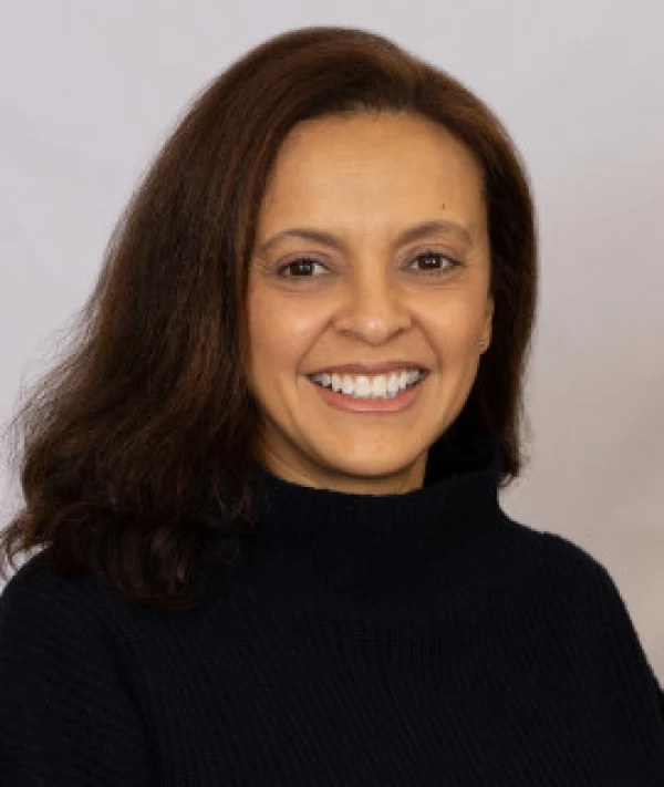 Farah headshot 2023
