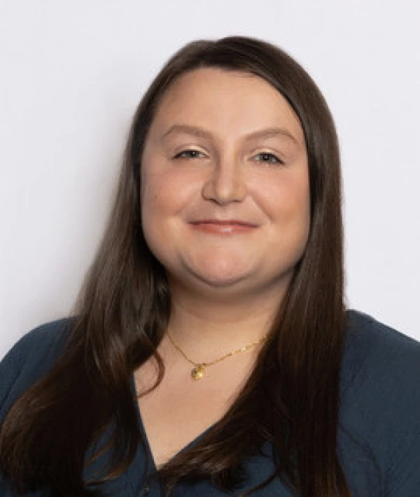 Mackenzie headshot 2024