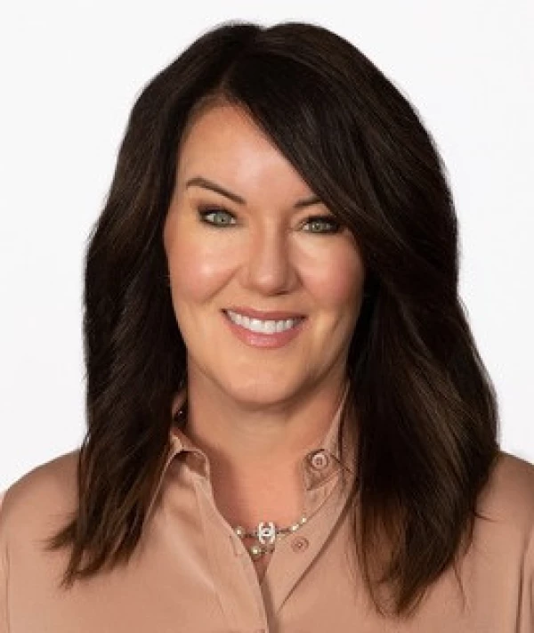 Melanie headshot 2022