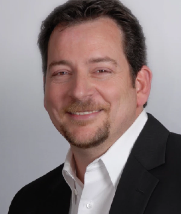 Robert headshot 2022