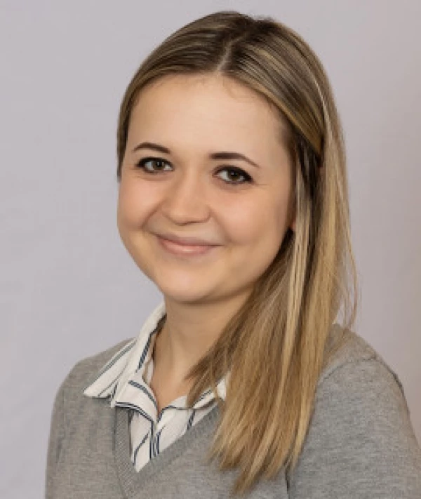 Tori headshot 2023